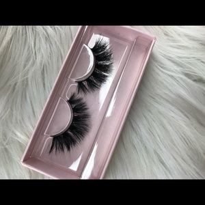 Mink eyelashes